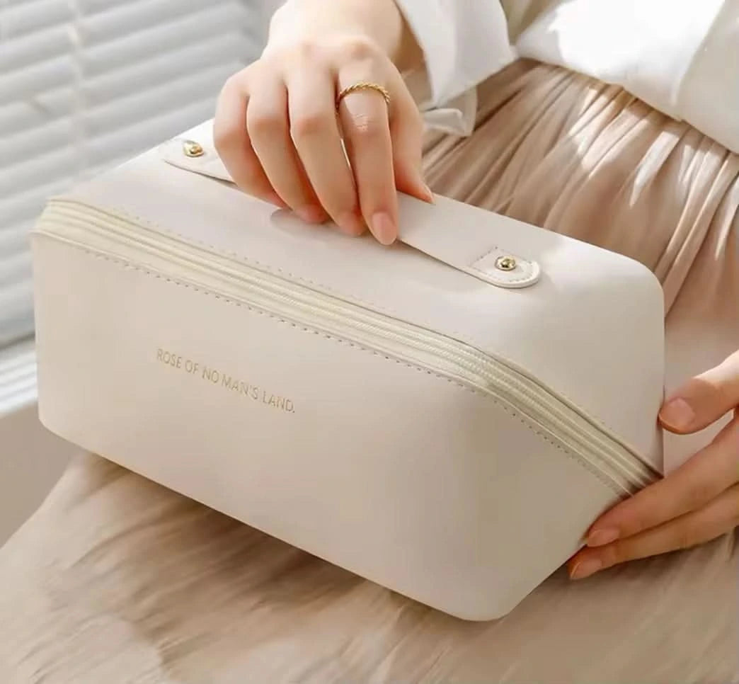 Women's Makeup Bag Organizer